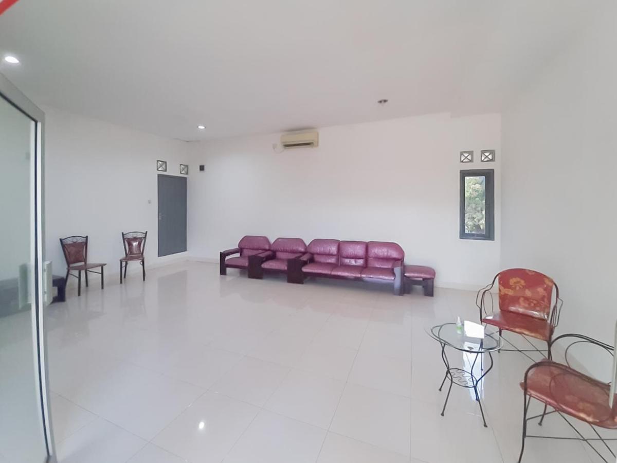 Wisma Asri Syariah Majalengka Redpartner Dawuhan Buitenkant foto